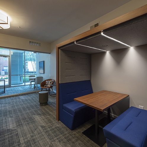 indoor-clubhouse-lounge