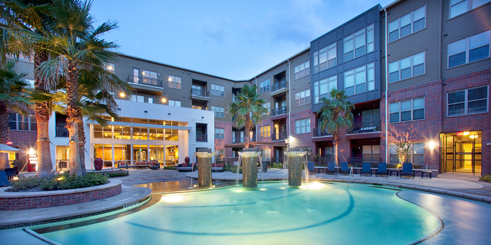 city-couple-laughing